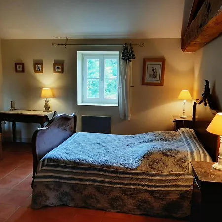 La Queue Rousse - Maison Ancienne Avec Cheminee Et Jardin Cloture - Fr-1-653-132 Montembœuf