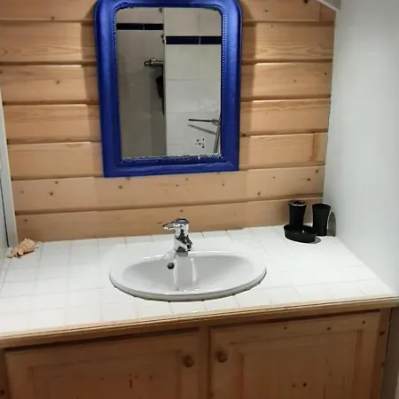 La Queue Rousse - Maison Ancienne Avec Cheminee Et Jardin Cloture - Fr-1-653-132 * Montembœuf