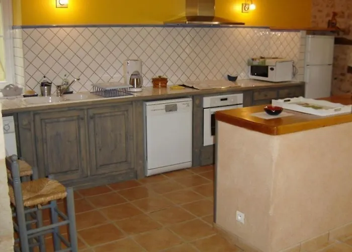 La Queue Rousse - Maison Ancienne Avec Cheminee Et Jardin Cloture - Fr-1-653-132 度假居 Montembœuf