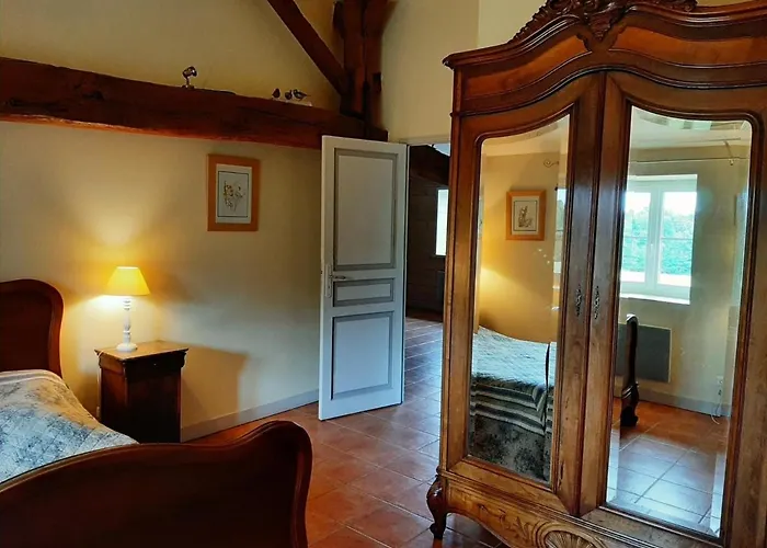 La Queue Rousse - Maison Ancienne Avec Cheminee Et Jardin Cloture - Fr-1-653-132