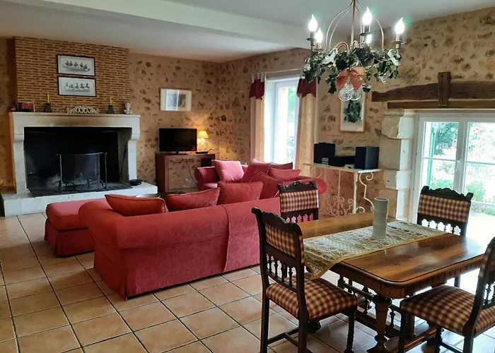 La Queue Rousse - Maison Ancienne Avec Cheminee Et Jardin Cloture - Fr-1-653-132