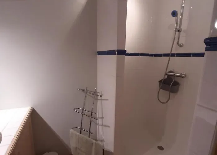 La Queue Rousse - Maison Ancienne Avec Cheminee Et Jardin Cloture - Fr-1-653-132 *